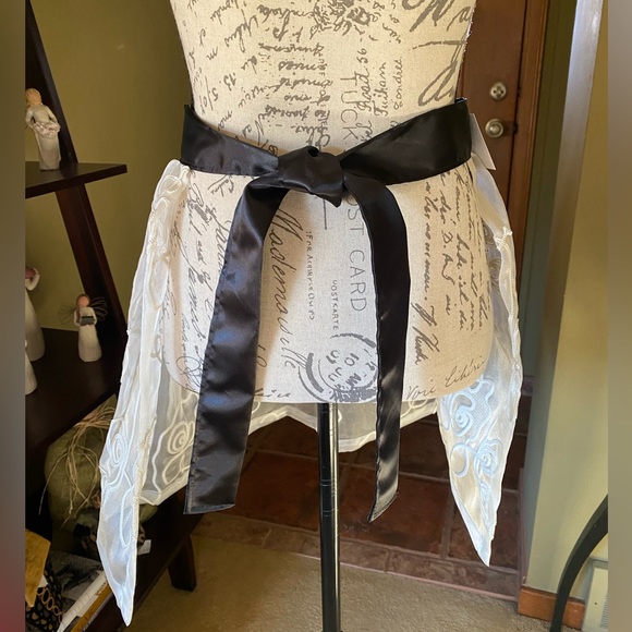 NWT Gorgeous Sheer cream with detail/black satin sash cocktail hostess apron. - Picture 4 of 8
